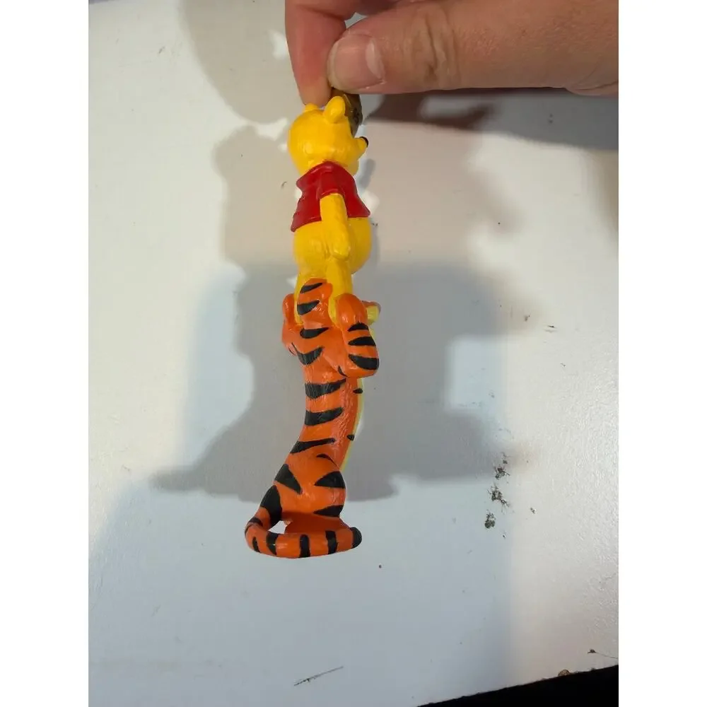 1995 Hallmark Keepsake Winnie The Pooh And Tigger Christmas Ornament